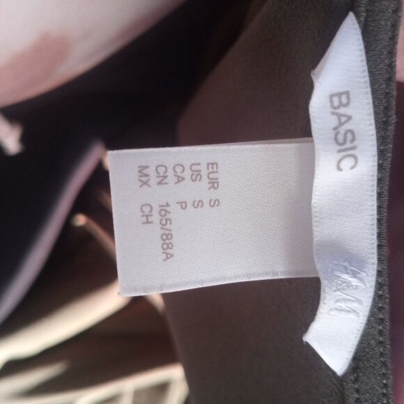 *H&M basic dress size small ( box W ) - Picture 3 of 4